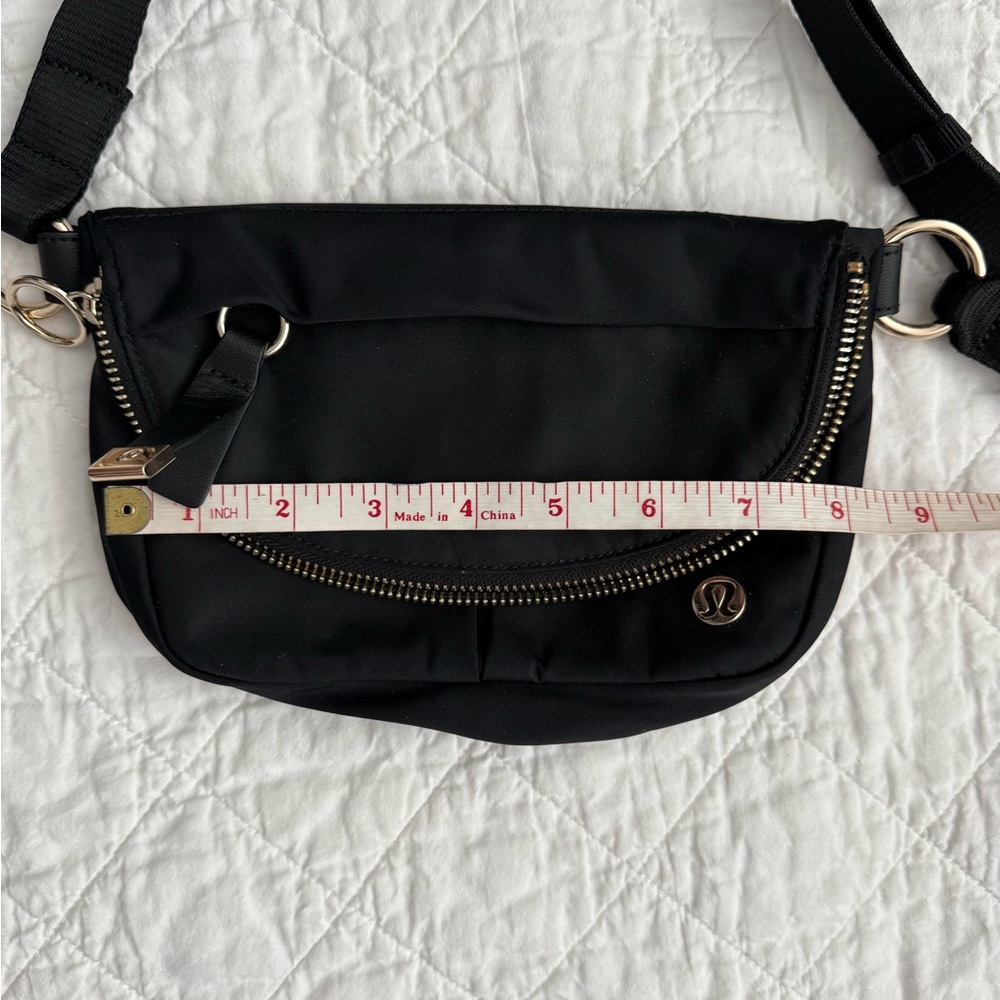 lululemon athletica Black Crossbody Bag - Picture 14 of 16